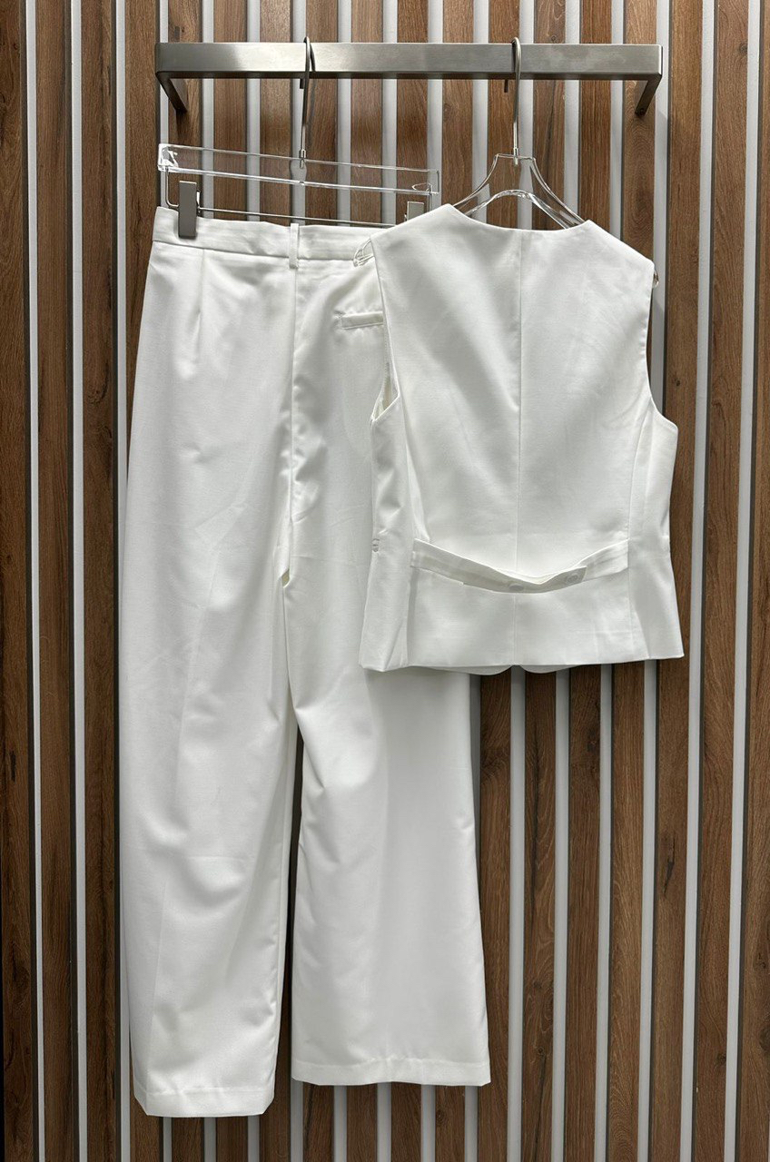 КОСТЮМ детальное фото