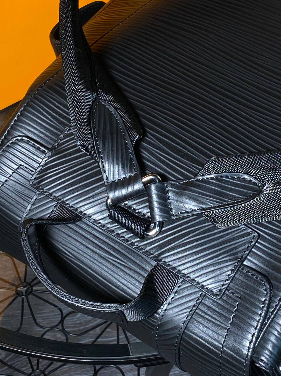 МУЖСКОЙ РЮКЗАК LOUIS VUITTON детальное фото