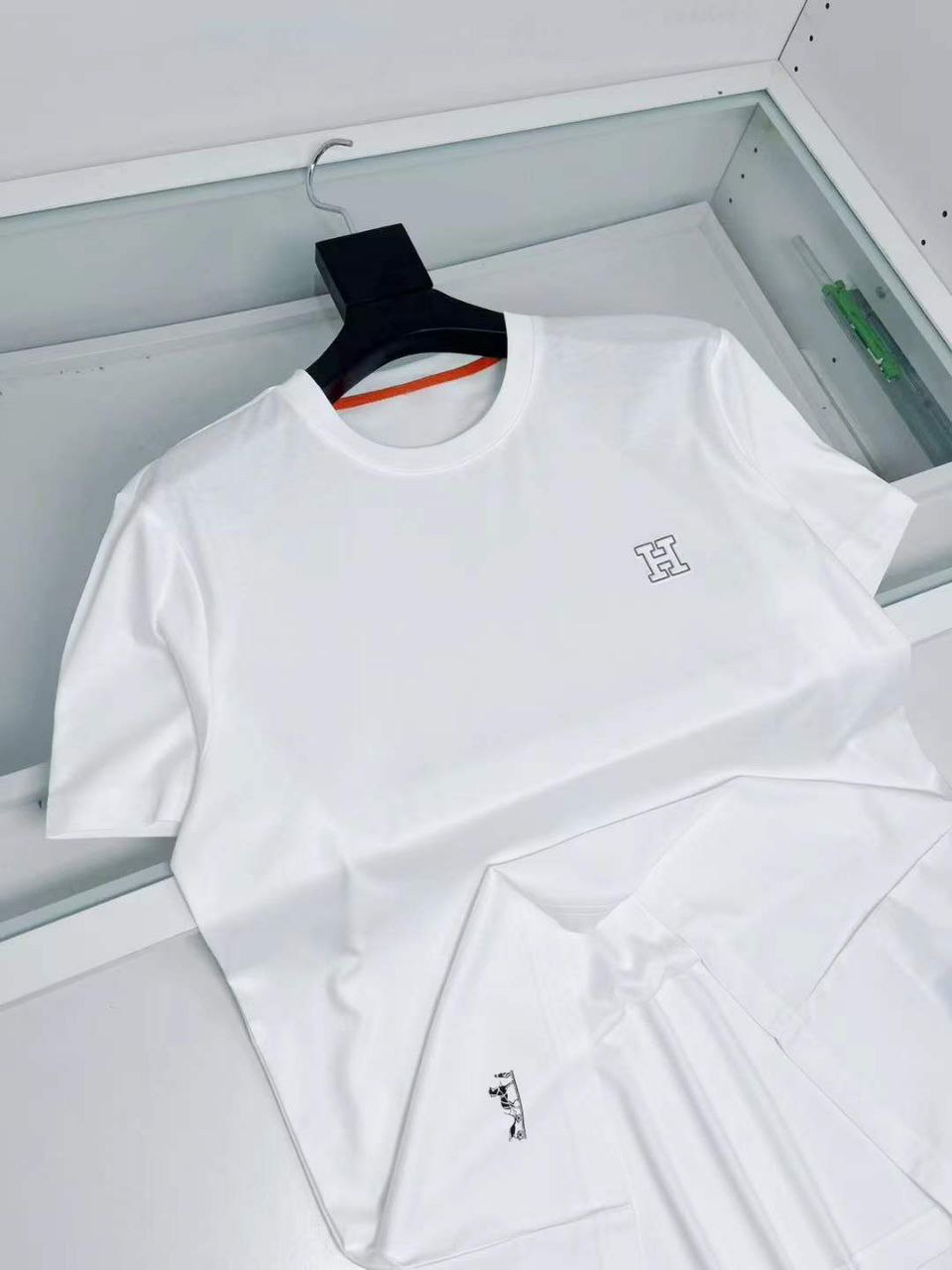 МУЖСКАЯ ФУТБОЛКА HERMES детальное фото