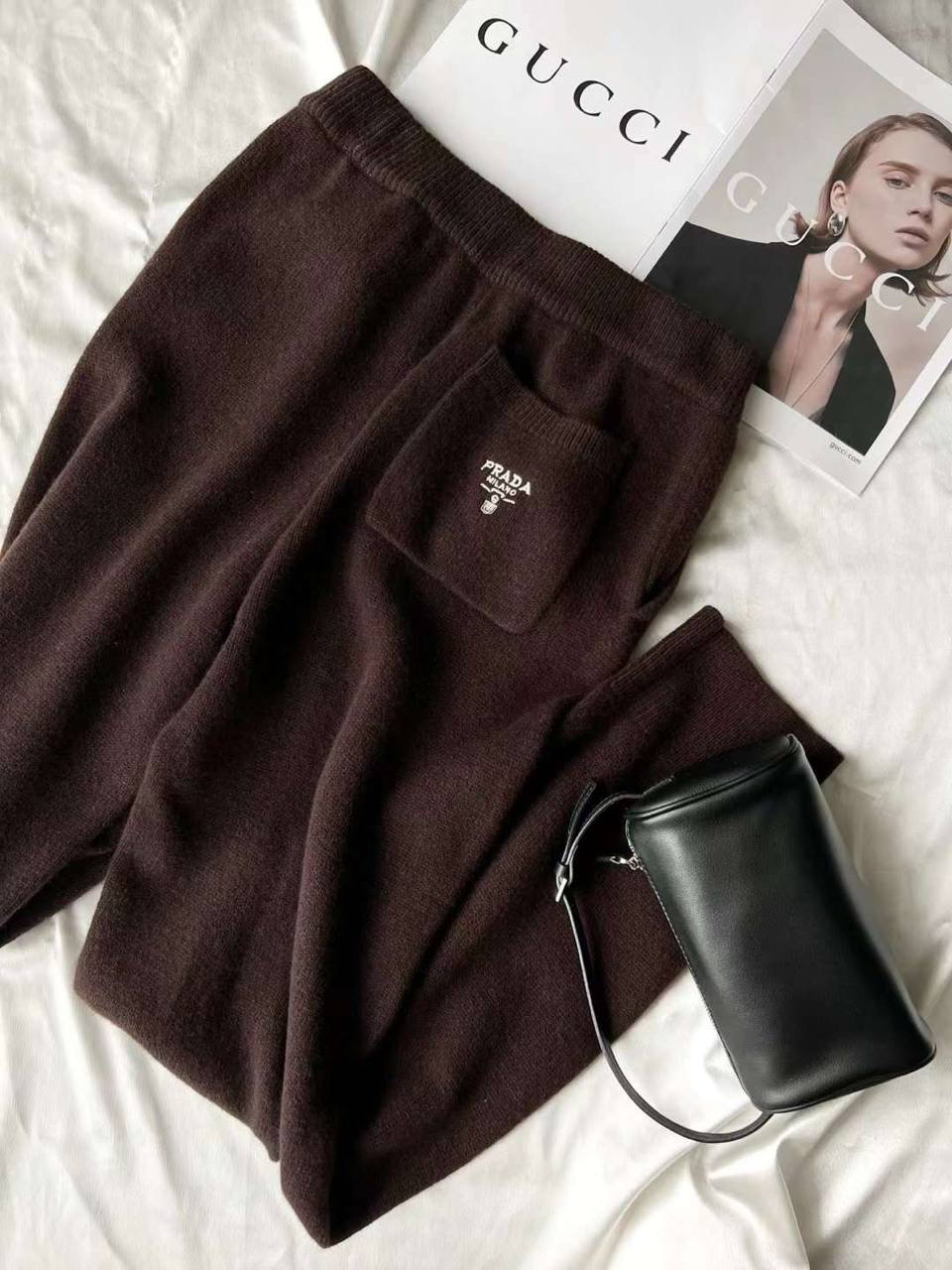 КОСТЮМ PRADA детальное фото