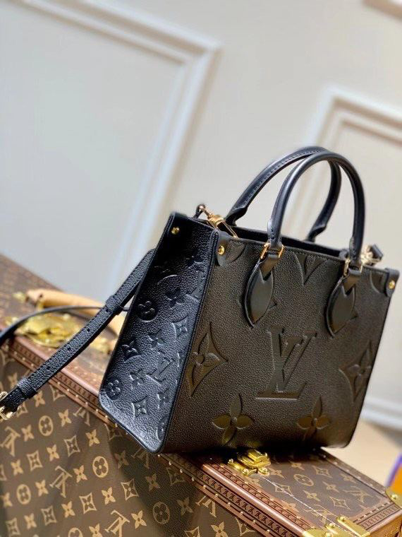 СУМКА LOUIS VUITTON детальное фото