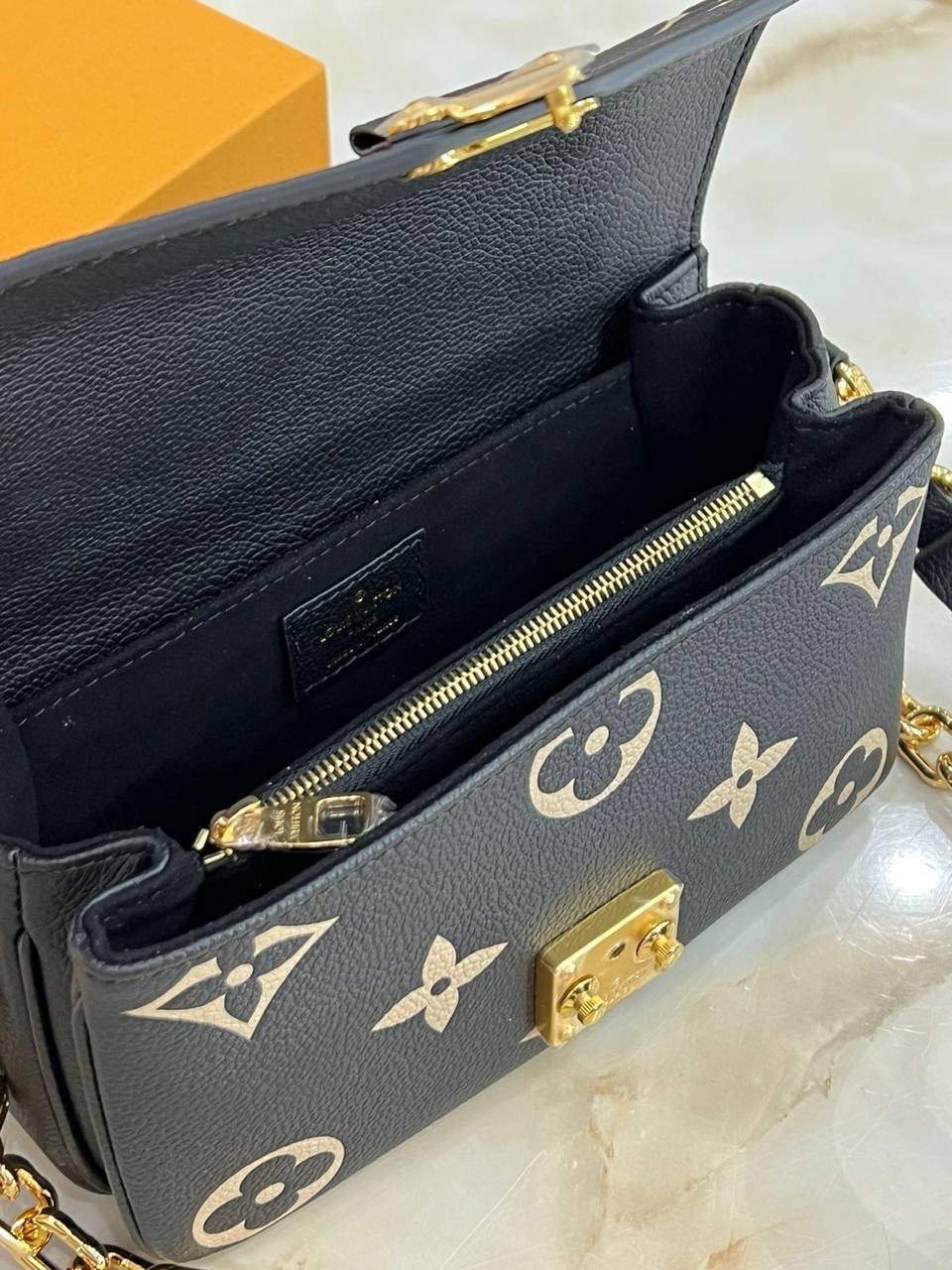 СУМКА LOUIS VUITTON POCHETTE METIS детальное фото