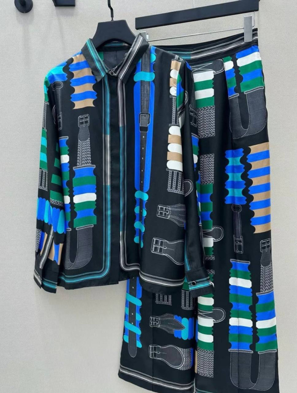 КОСТЮМ HERMES фото