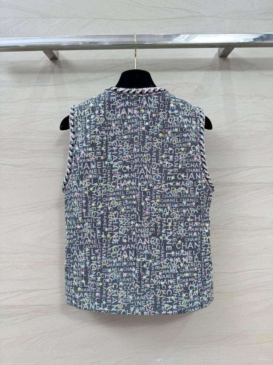 ЖИЛЕТ CHANEL детальное фото