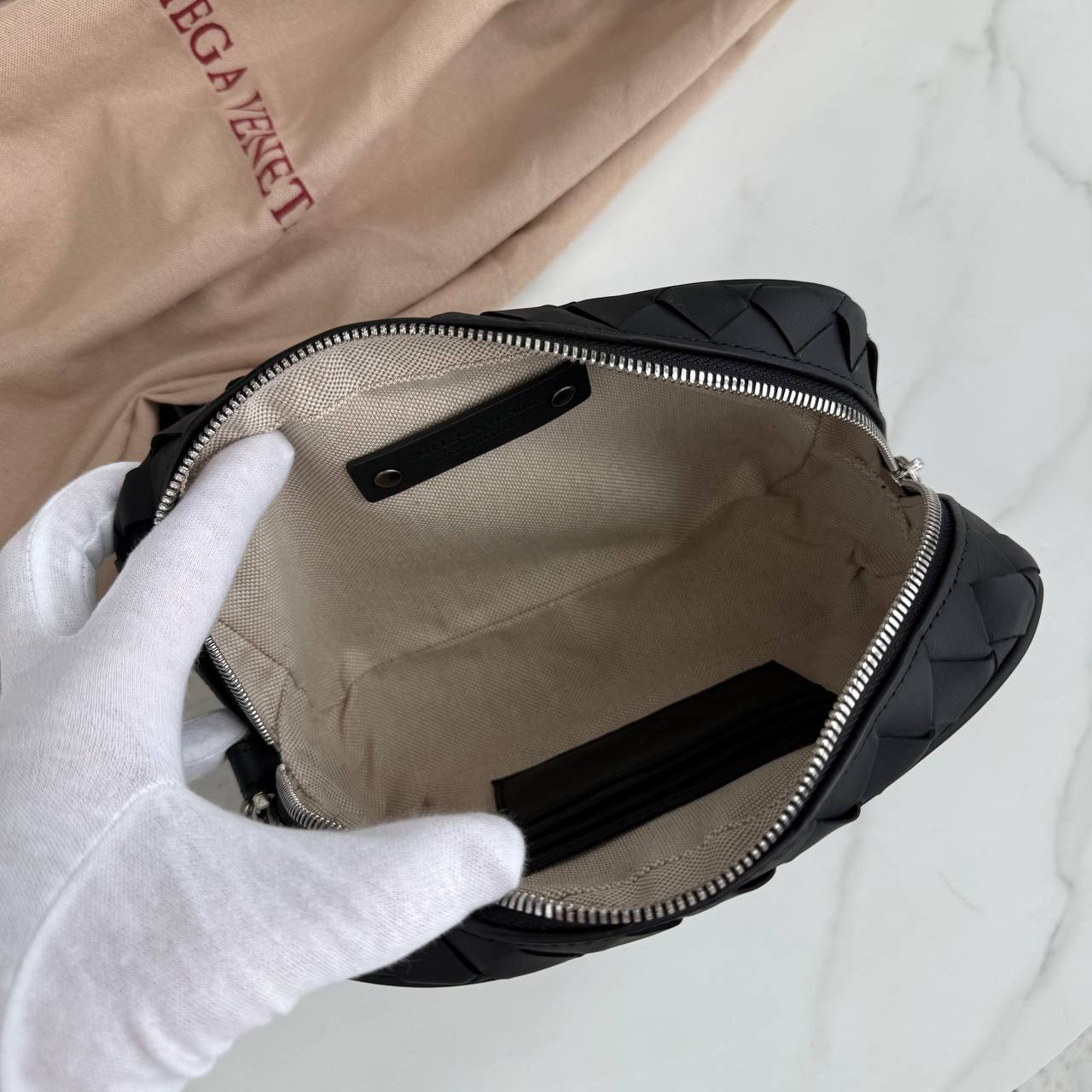 МУЖСКОЙ КЛАТЧ BOTTEGA VENETA детальное фото