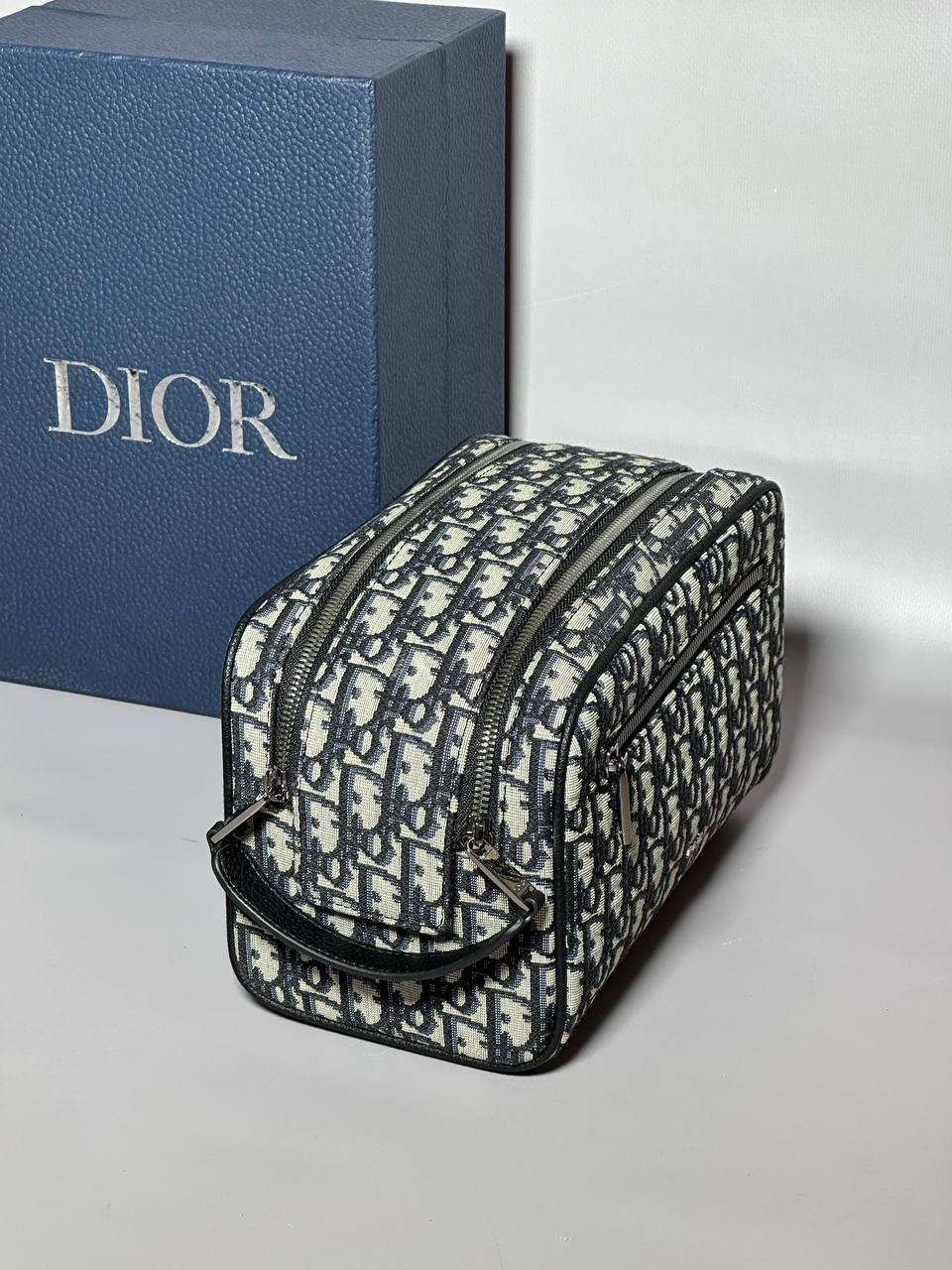 МУЖСКОЙ НЕСЕССЕР КОСМЕТИЧКА CHRISTIAN DIOR детальное фото