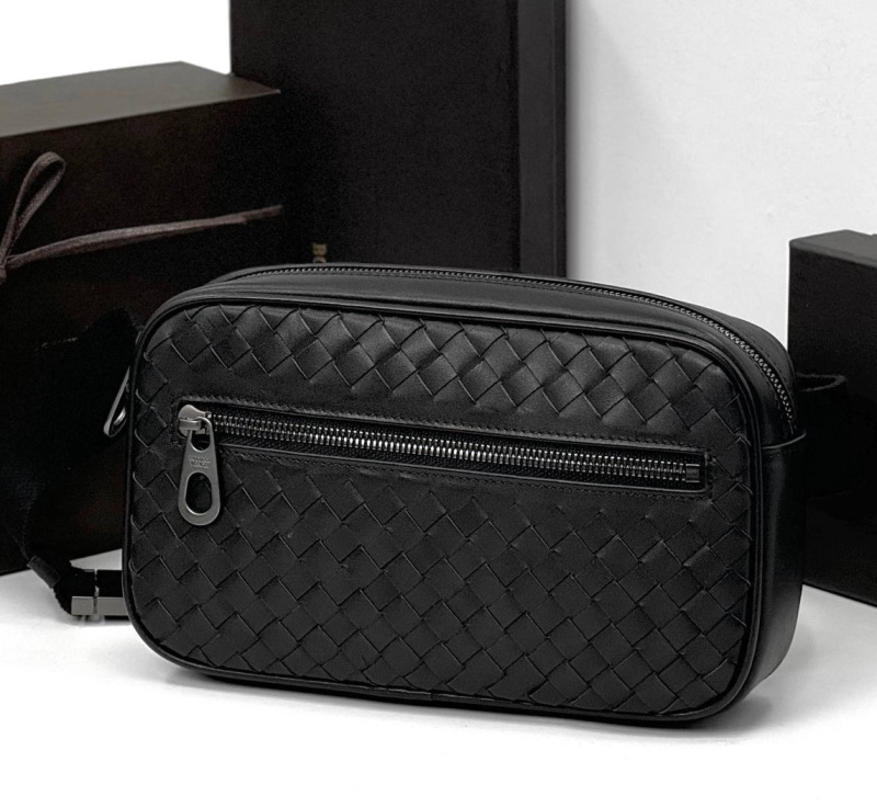 МУЖСКАЯ СУМКА СЛИНГ BOTTEGA VENETA фото