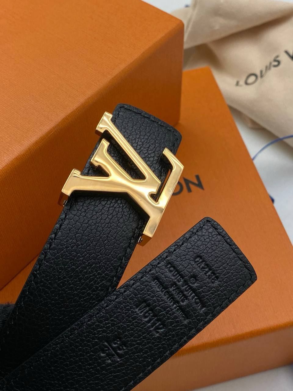 ЖЕНСКИЙ РЕМЕНЬ LOUIS VUITTON детальное фото