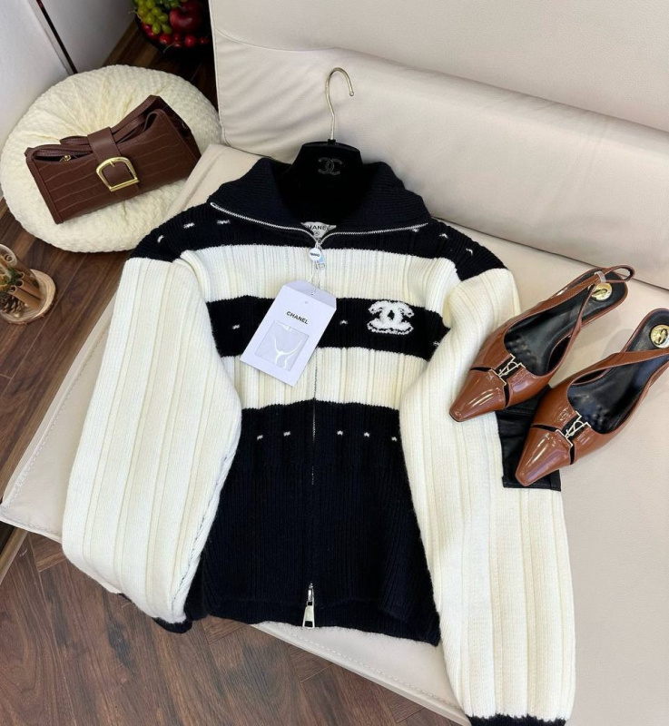 СВИТЕР CHANEL фото