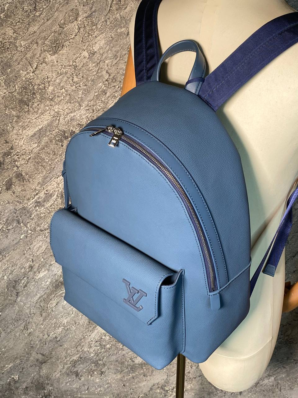 МУЖСКОЙ РЮКЗАК LOUIS VUITTON детальное фото