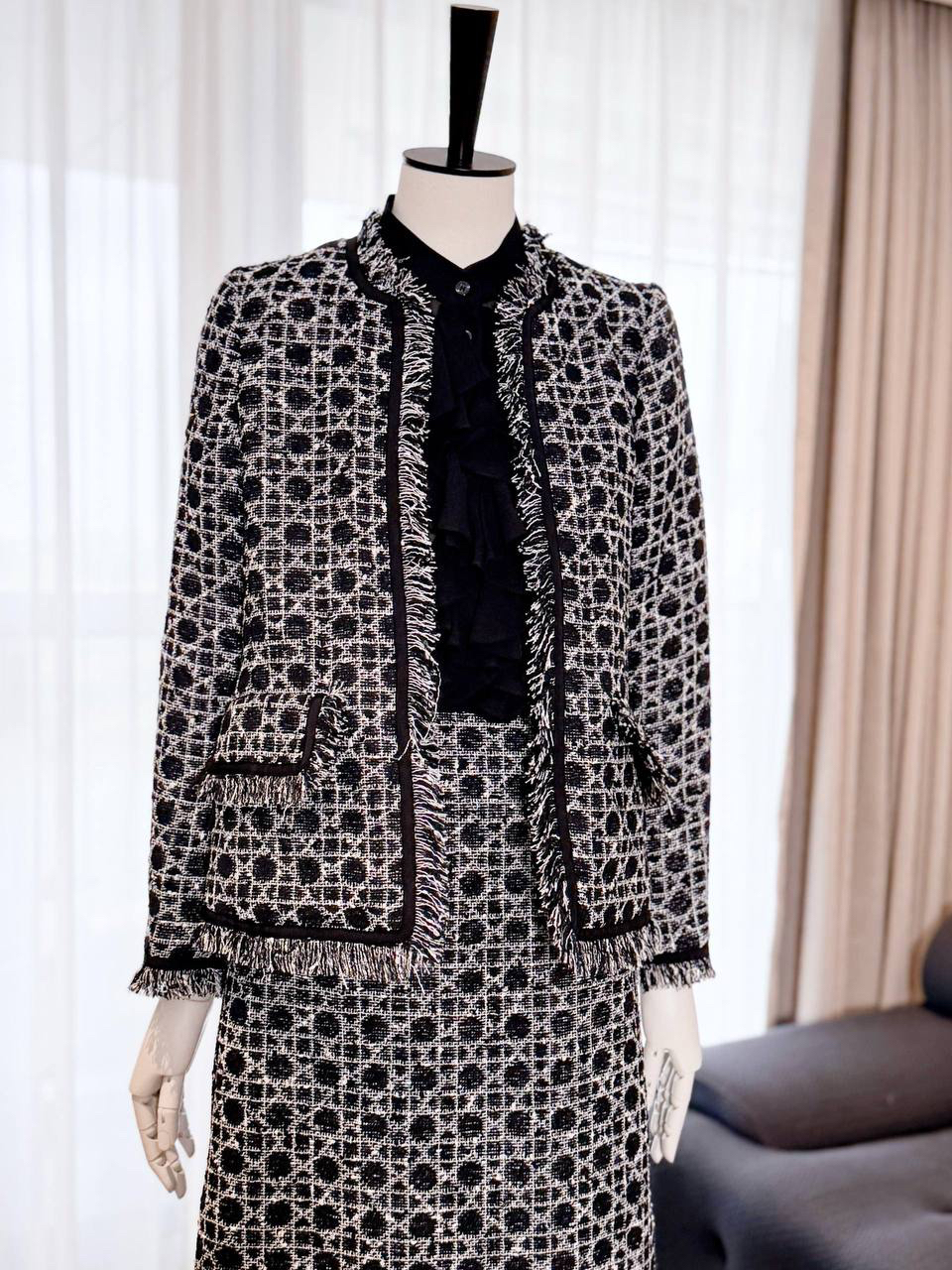 КОСТЮМ CHRISTIAN DIOR детальное фото