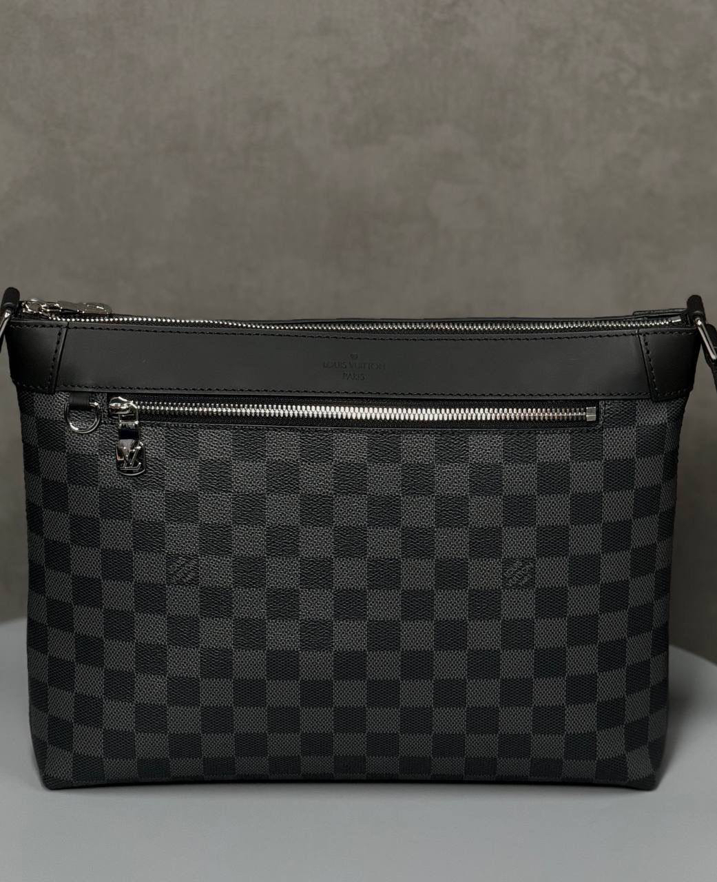 МУЖСКАЯ СУМКА МЕССЕНДЖЕР LOUIS VUITTON детальное фото