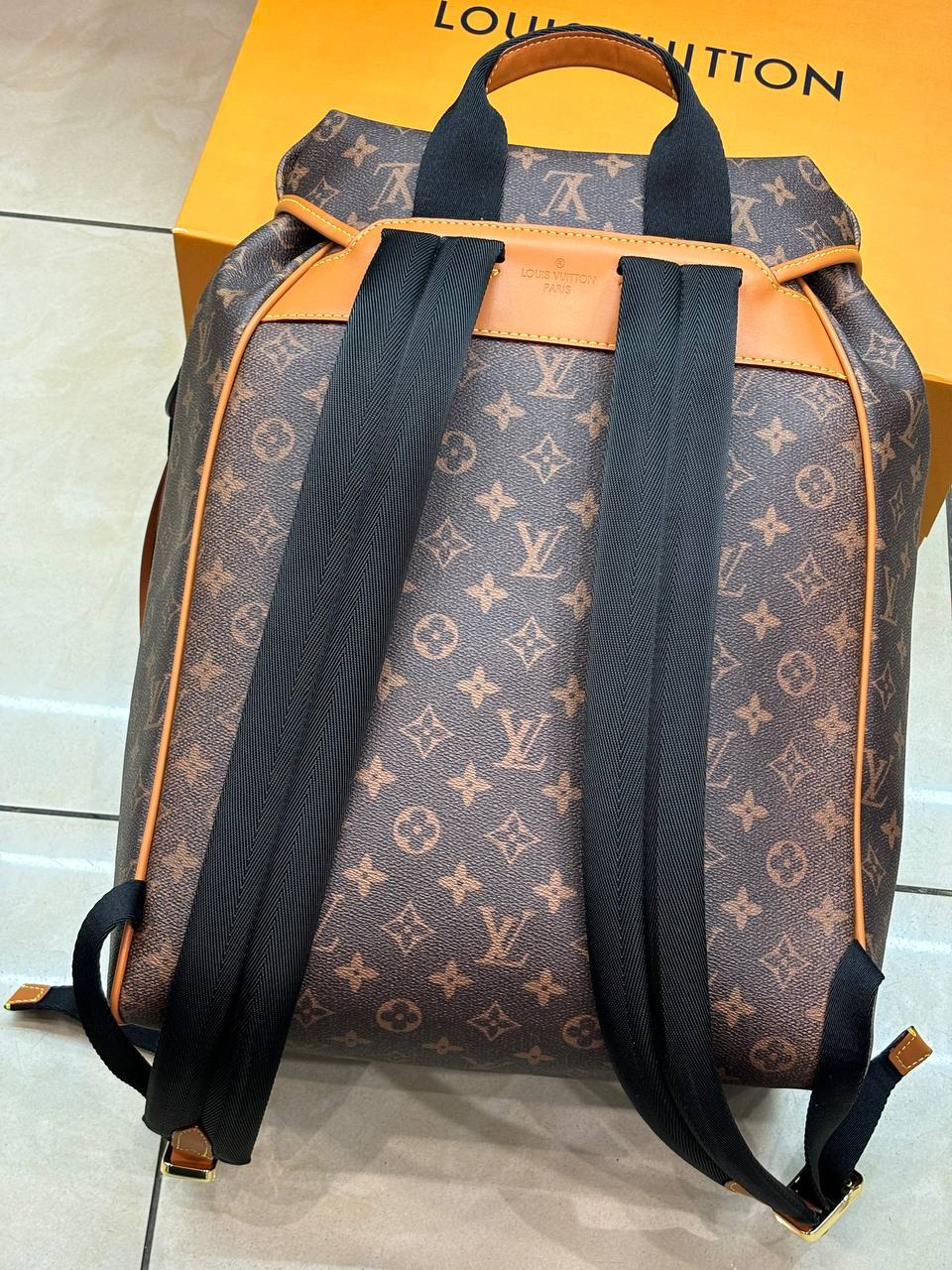 МУЖСКОЙ РЮКЗАК LOUIS VUITTON детальное фото