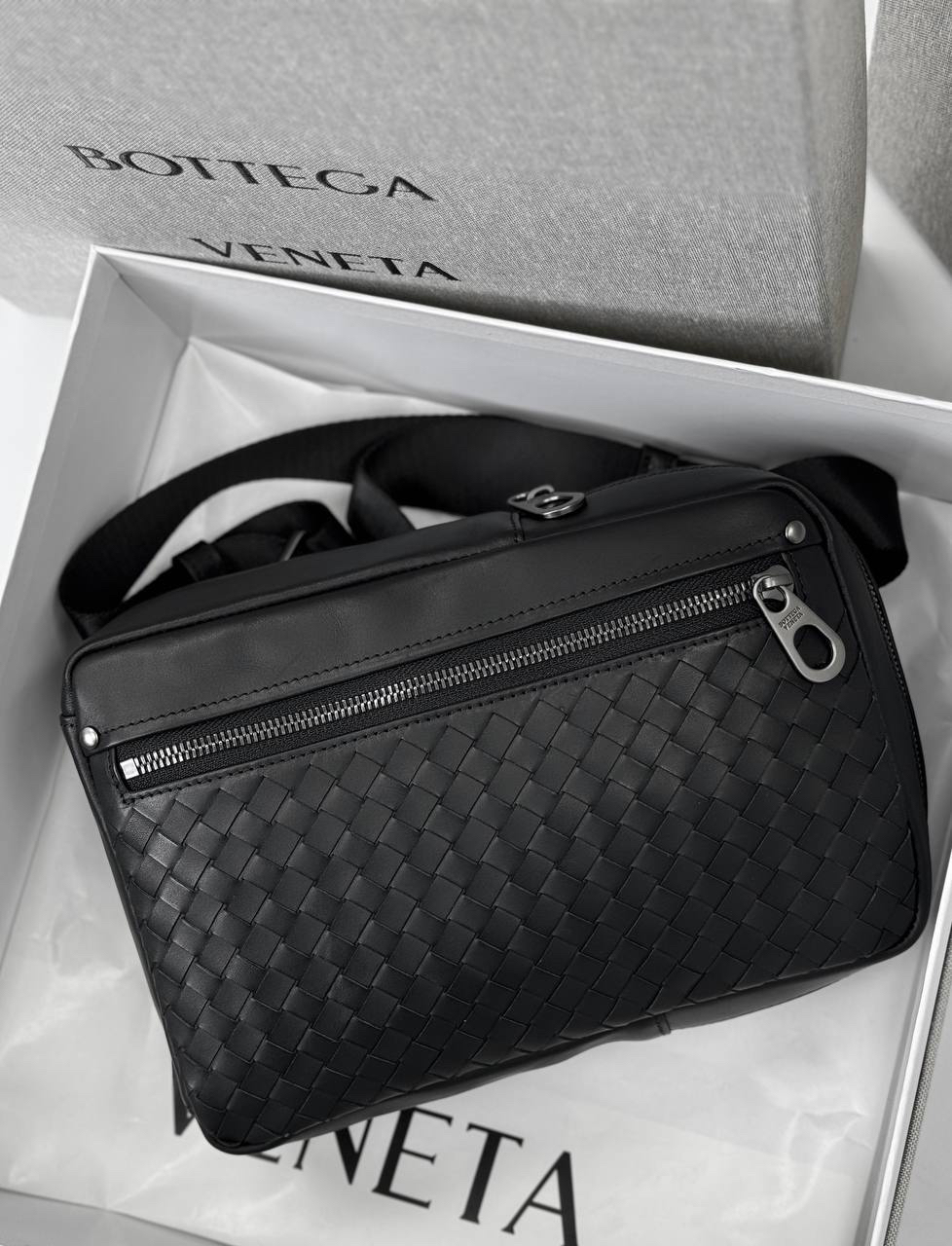 СУМКА СЛИНГ BOTTEGA VENETA детальное фото