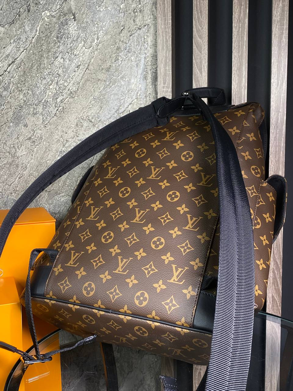 МУЖСКОЙ РЮКЗАК LOUIS VUITTON детальное фото
