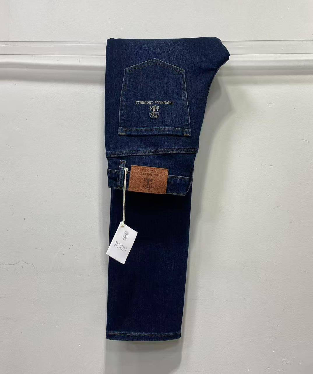 МУЖСКИЕ ДЖИНСЫ BRUNELLO CUCINELLI детальное фото