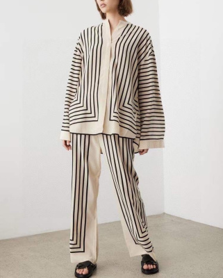 КОСТЮМ TOTEME фото