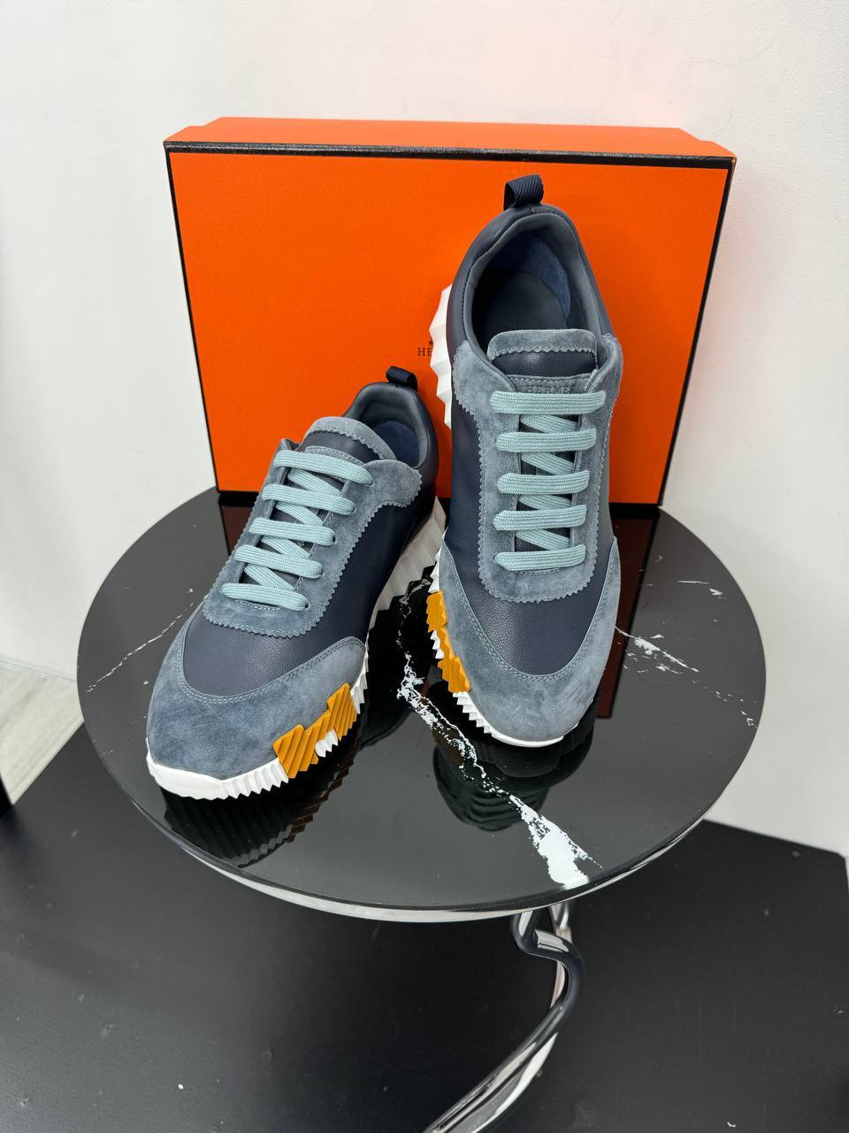 МУЖСКИЕ КРОССОВКИ HERMES детальное фото