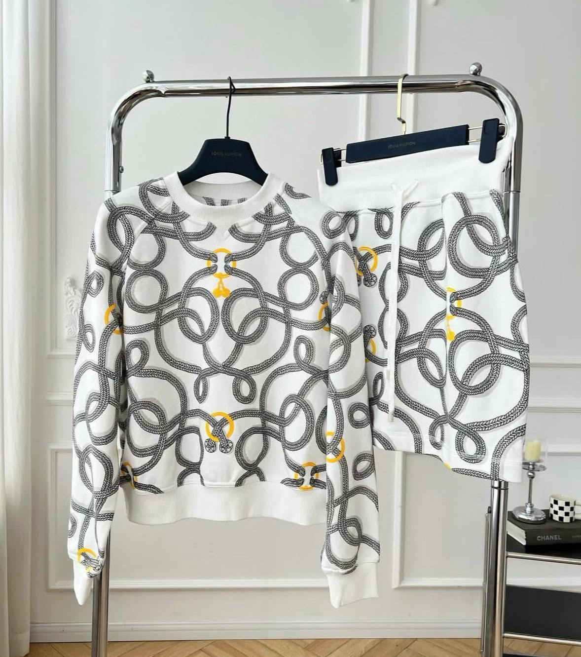 КОСТЮМ HERMES детальное фото