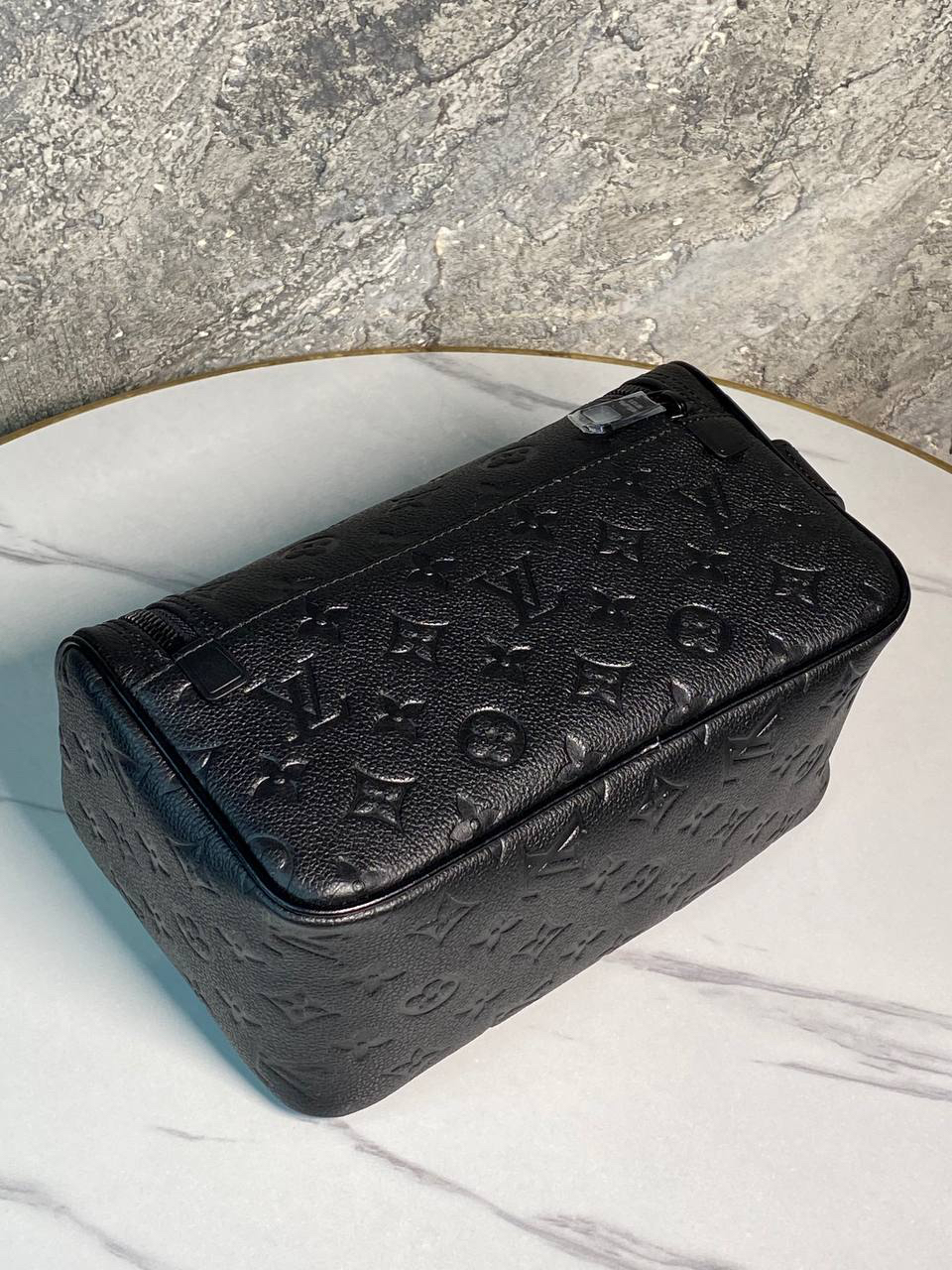 МУЖСКОЙ НЕСЕССЕР КОСМЕТИЧКА LOUIS VUITTON детальное фото