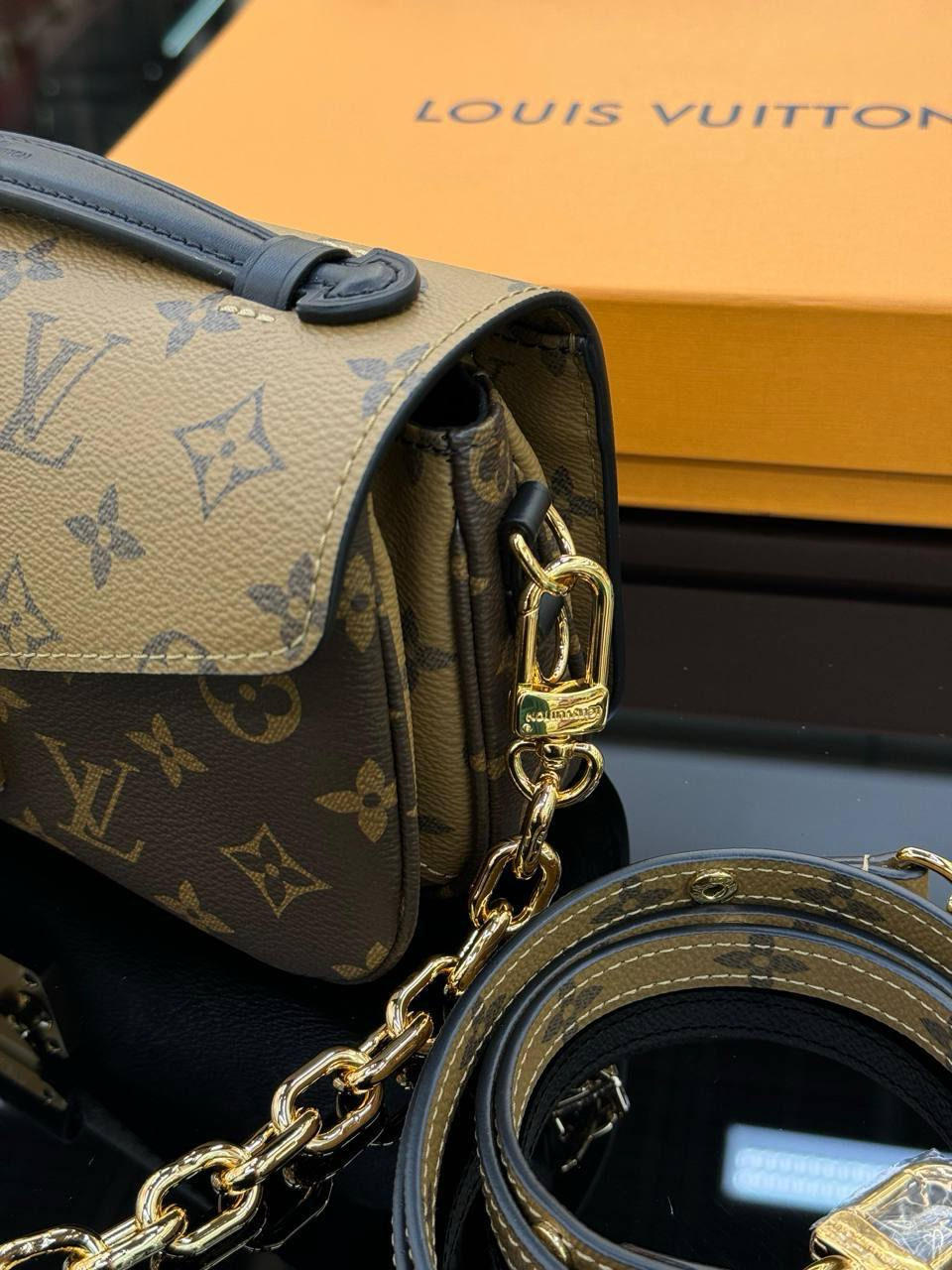 СУМКА LOUIS VUITTON POCHETTE METIS детальное фото