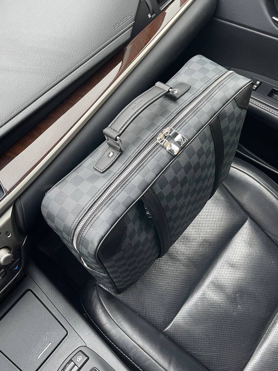 МУЖСКОЙ ПОРТФЕЛЬ-РЮКЗАК LOUIS VUITTON детальное фото