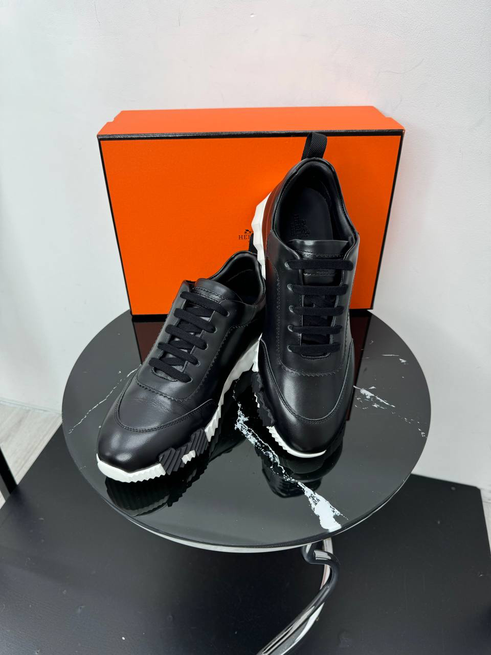 МУЖСКИЕ КРОССОВКИ HERMES детальное фото