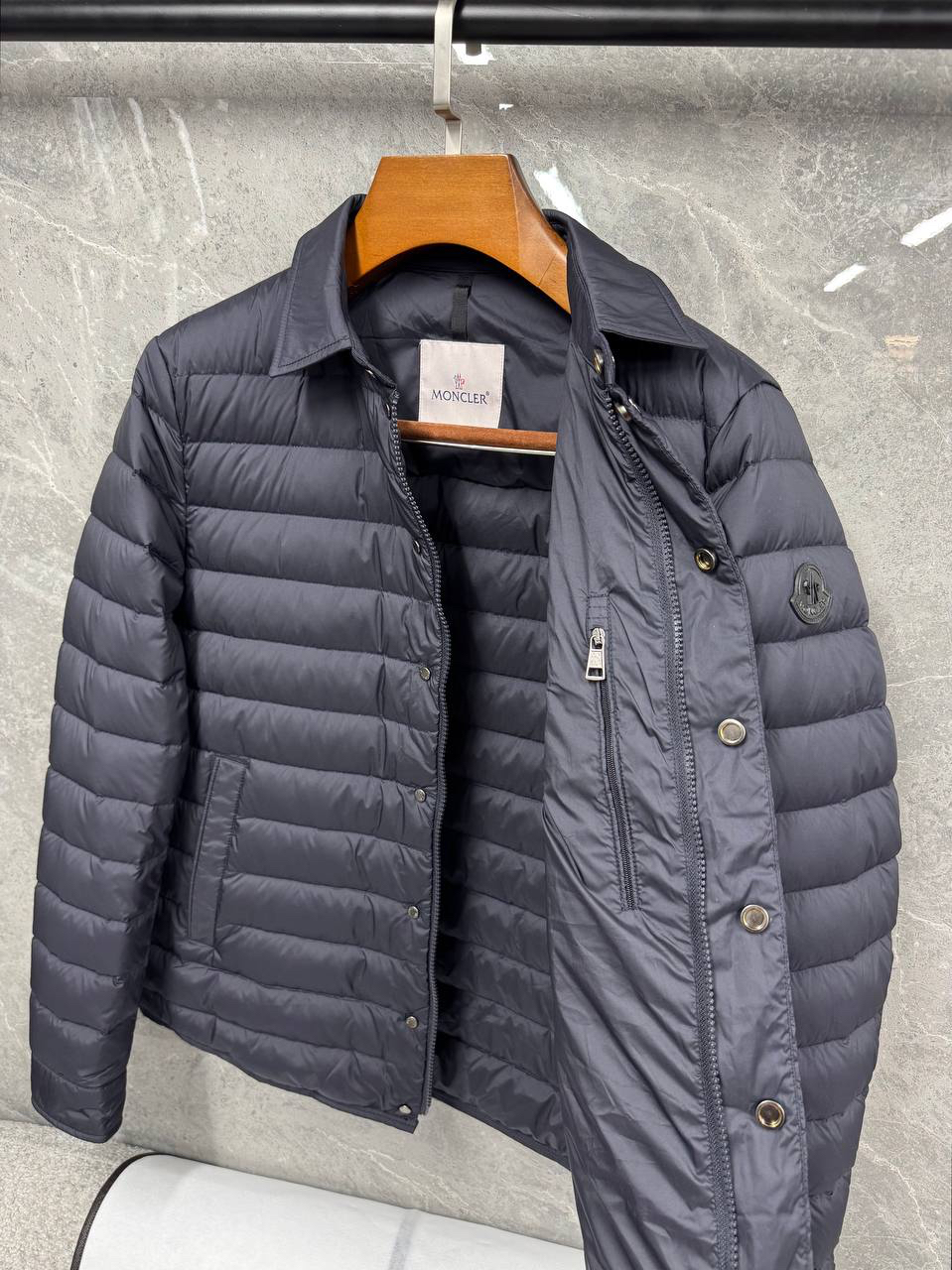 МУЖСКАЯ КУРТКА MONCLER детальное фото