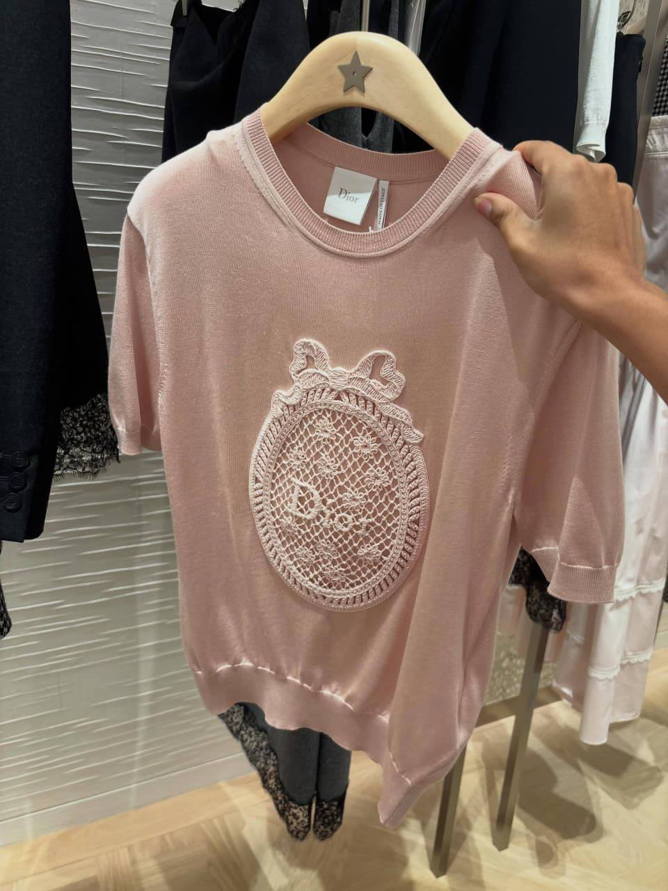 ФУТБОЛКА CHRISTIAN DIOR детальное фото