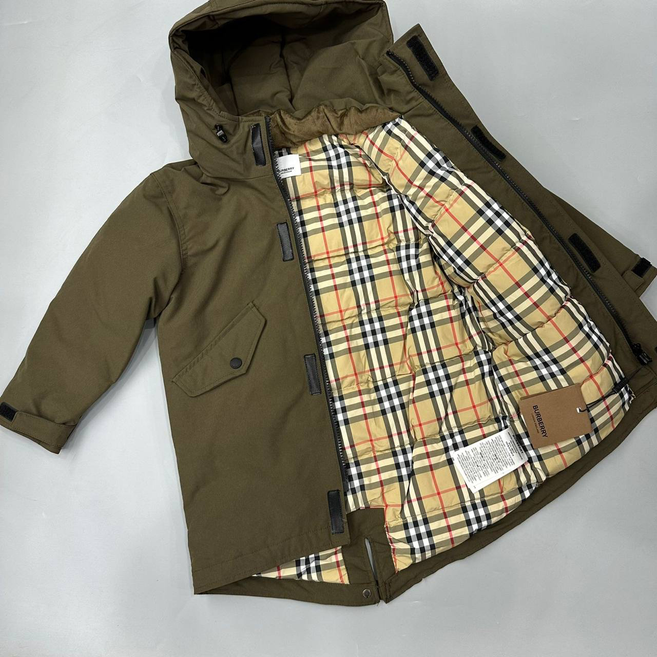 ДЕТСКАЯ КУРТКА BURBERRY детальное фото