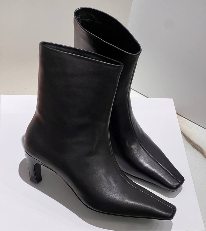 БОТИЛЬОНЫ KHAITE фото