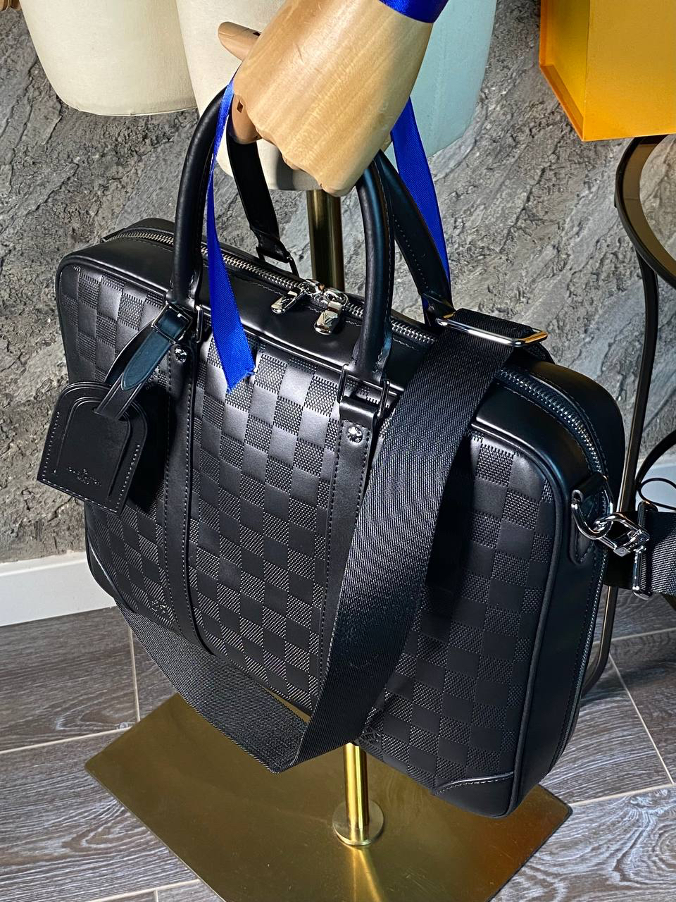 МУЖСКОЙ ПОРТФЕЛЬ LOUIS VUITTON детальное фото