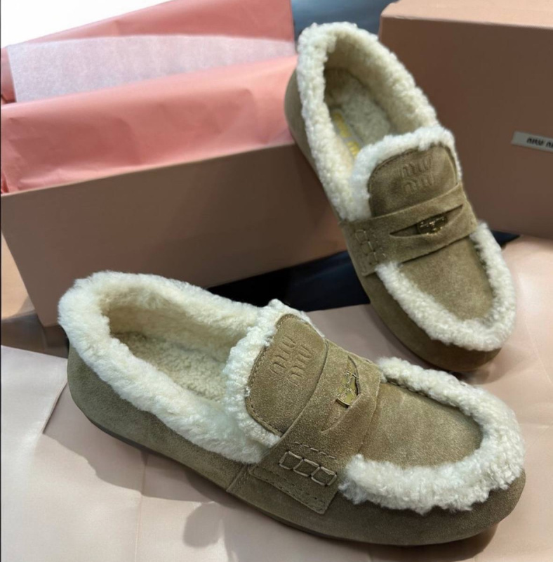 ЛОФЕРЫ MIU MIU фото