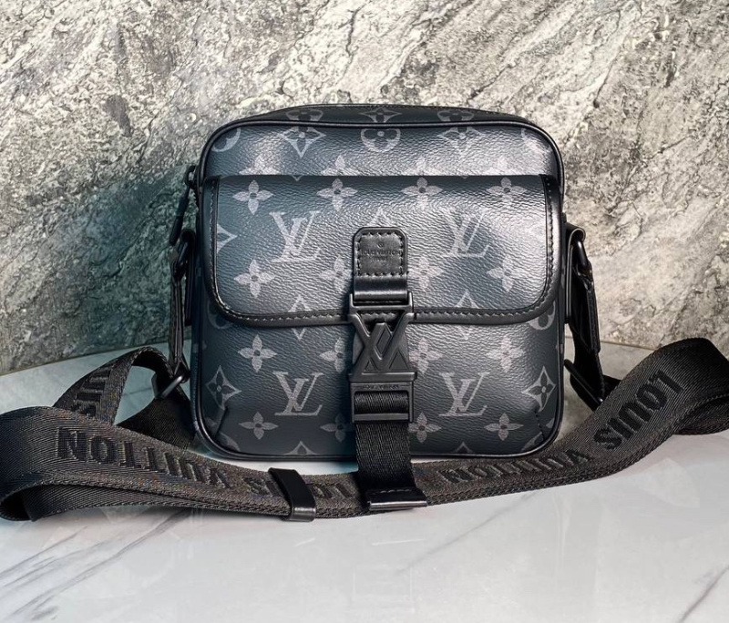 МУЖСКАЯ СУМКА МЕССЕНДЖЕР LOUIS VUITTON фото