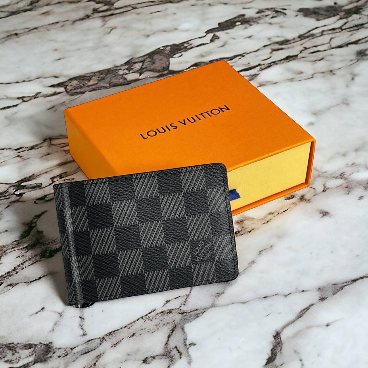 ЗАЖИМ ДЛЯ КУПЮР LOUIS VUITTON детальное фото