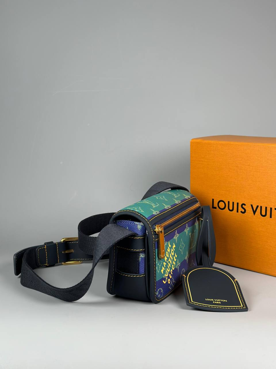 МУЖСКАЯ СУМКА МЕССЕНДЖЕР LOUIS VUITTON детальное фото