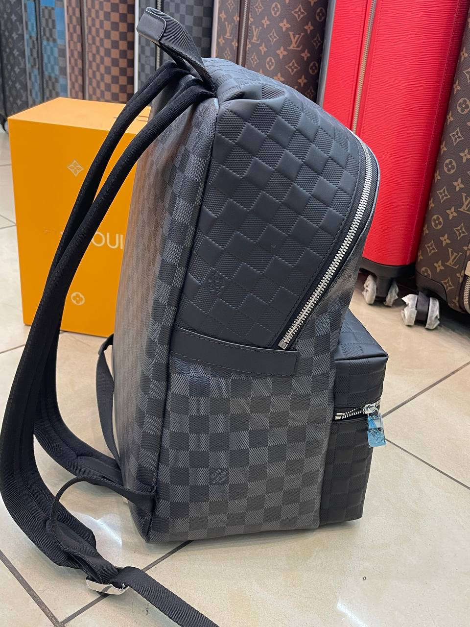 МУЖСКОЙ РЮКЗАК LOUIS VUITTON детальное фото