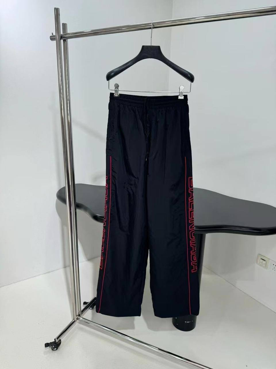 КОСТЮМ BALENCIAGA детальное фото