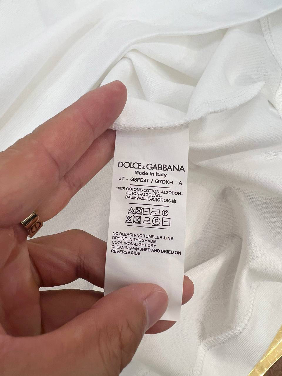 МУЖСКАЯ ФУТБОЛКА DOLCE & GABBANA детальное фото