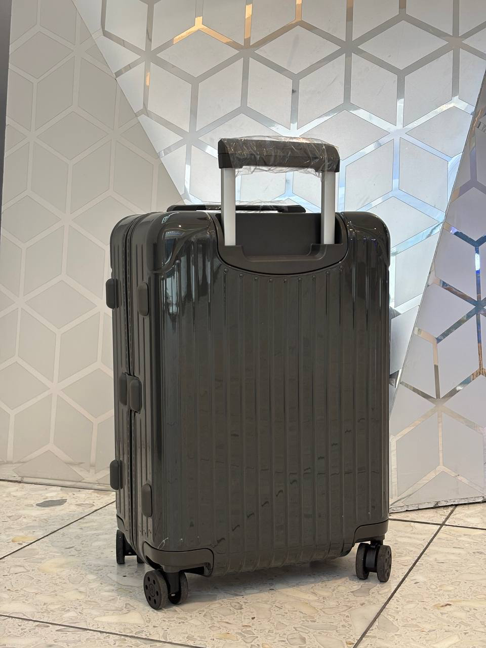 ЧЕМОДАН RIMOWA детальное фото