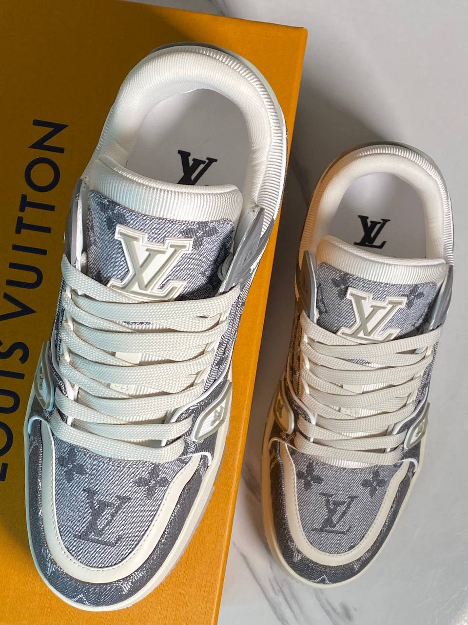 МУЖСКИЕ КРОССОВКИ LOUIS VUITTON детальное фото