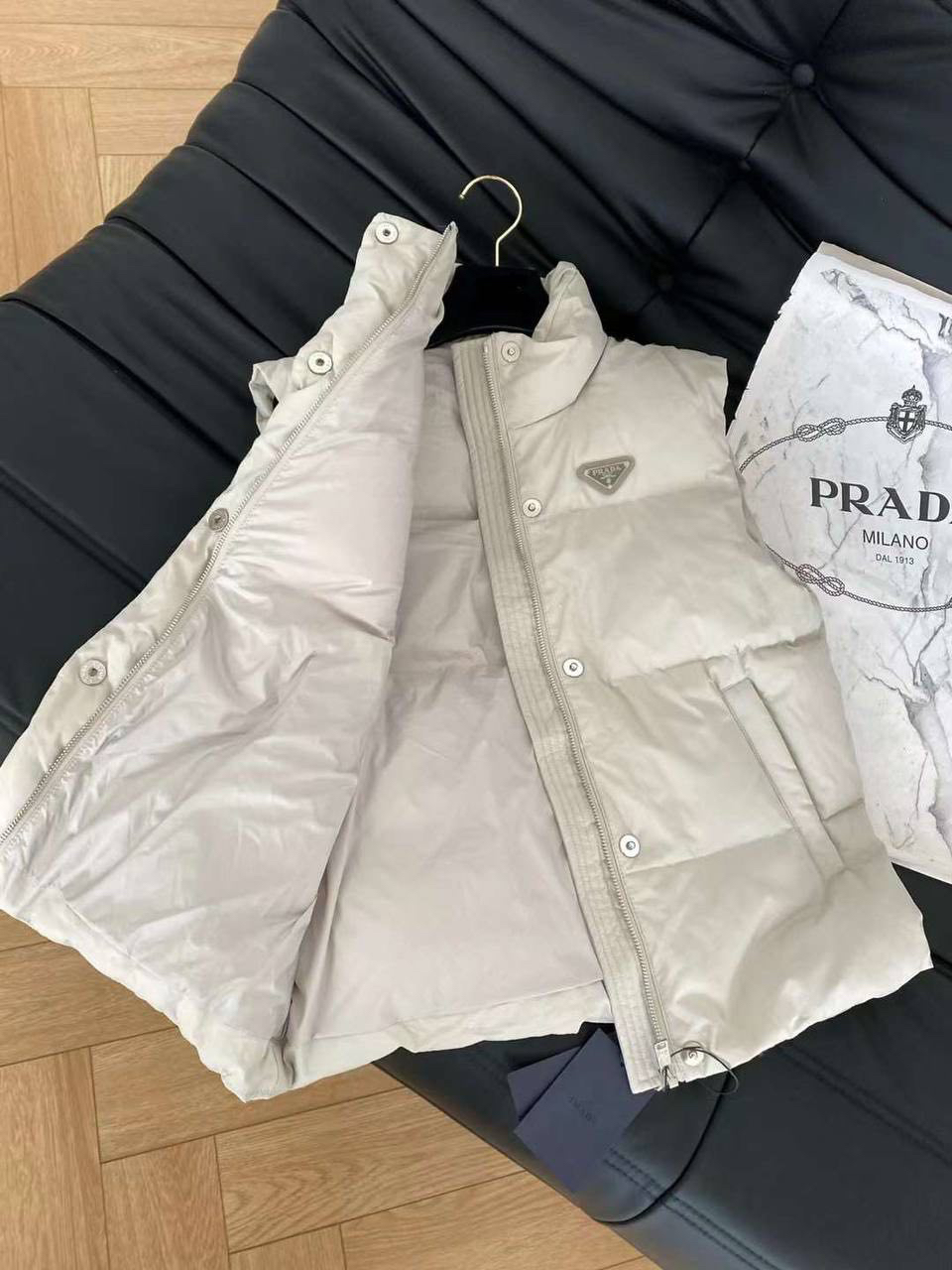 ЖИЛЕТ PRADA детальное фото