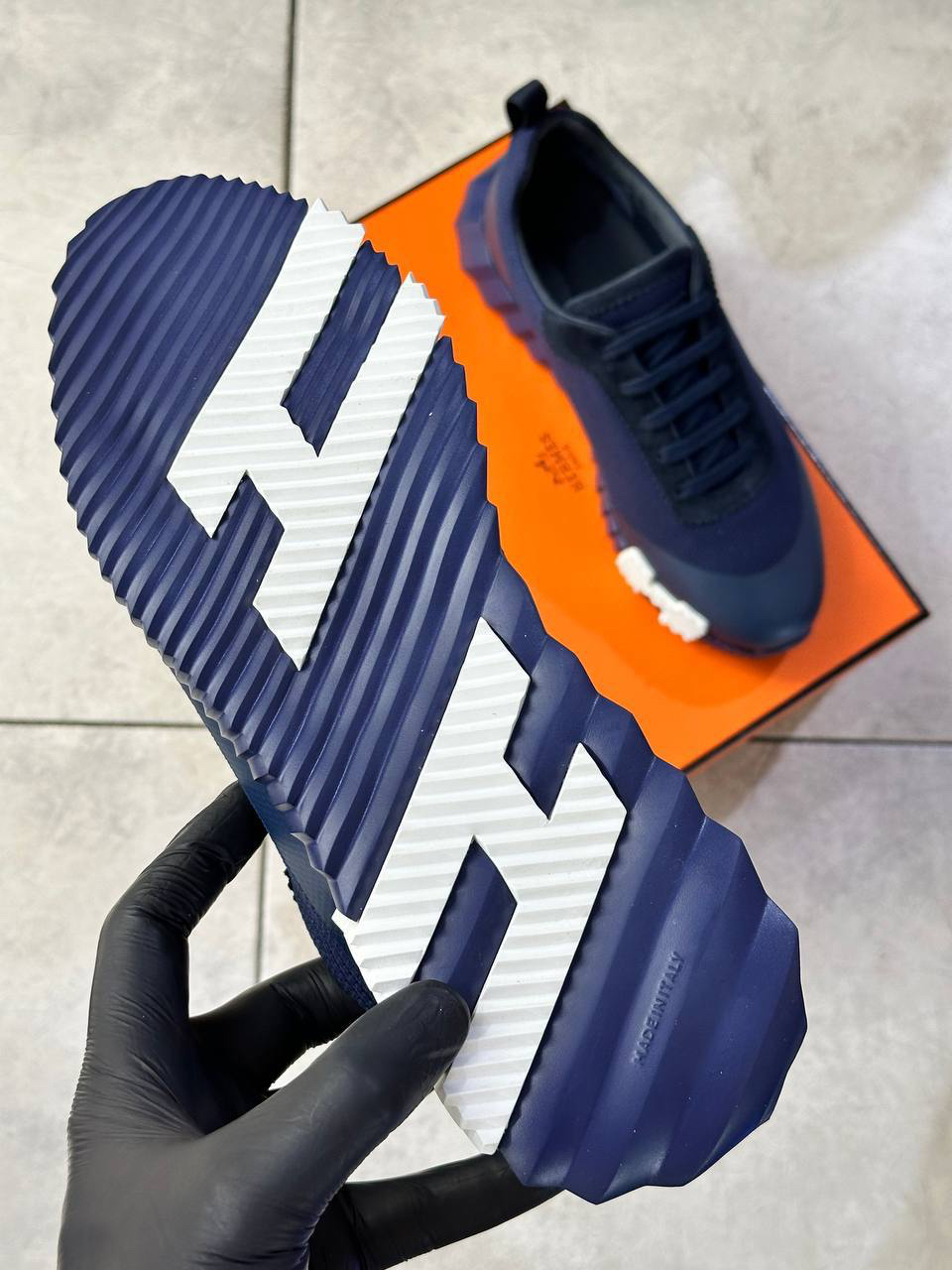 МУЖСКИЕ КРОССОВКИ HERMES детальное фото
