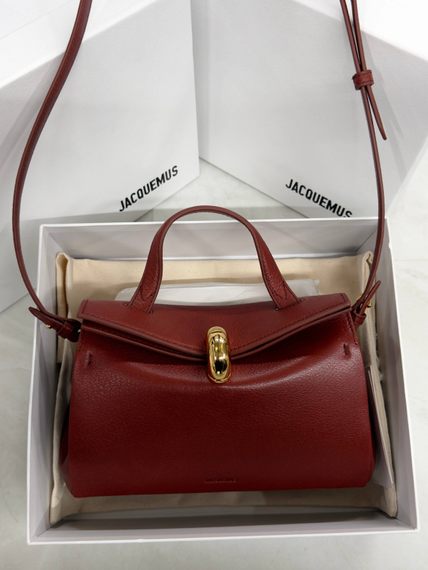 СУМКА JACQUEMUS фото