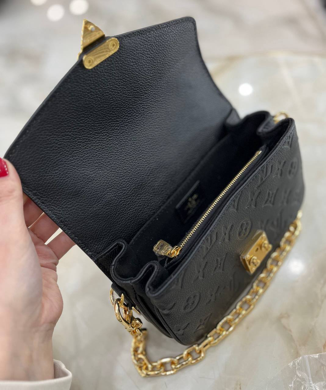 СУМКА LOUIS VUITTON POCHETTE METIS детальное фото