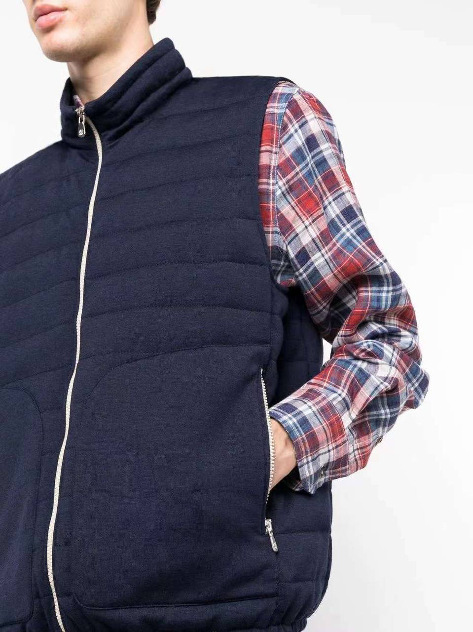 МУЖСКОЙ ЖИЛЕТ BRUNELLO CUCINELLI детальное фото