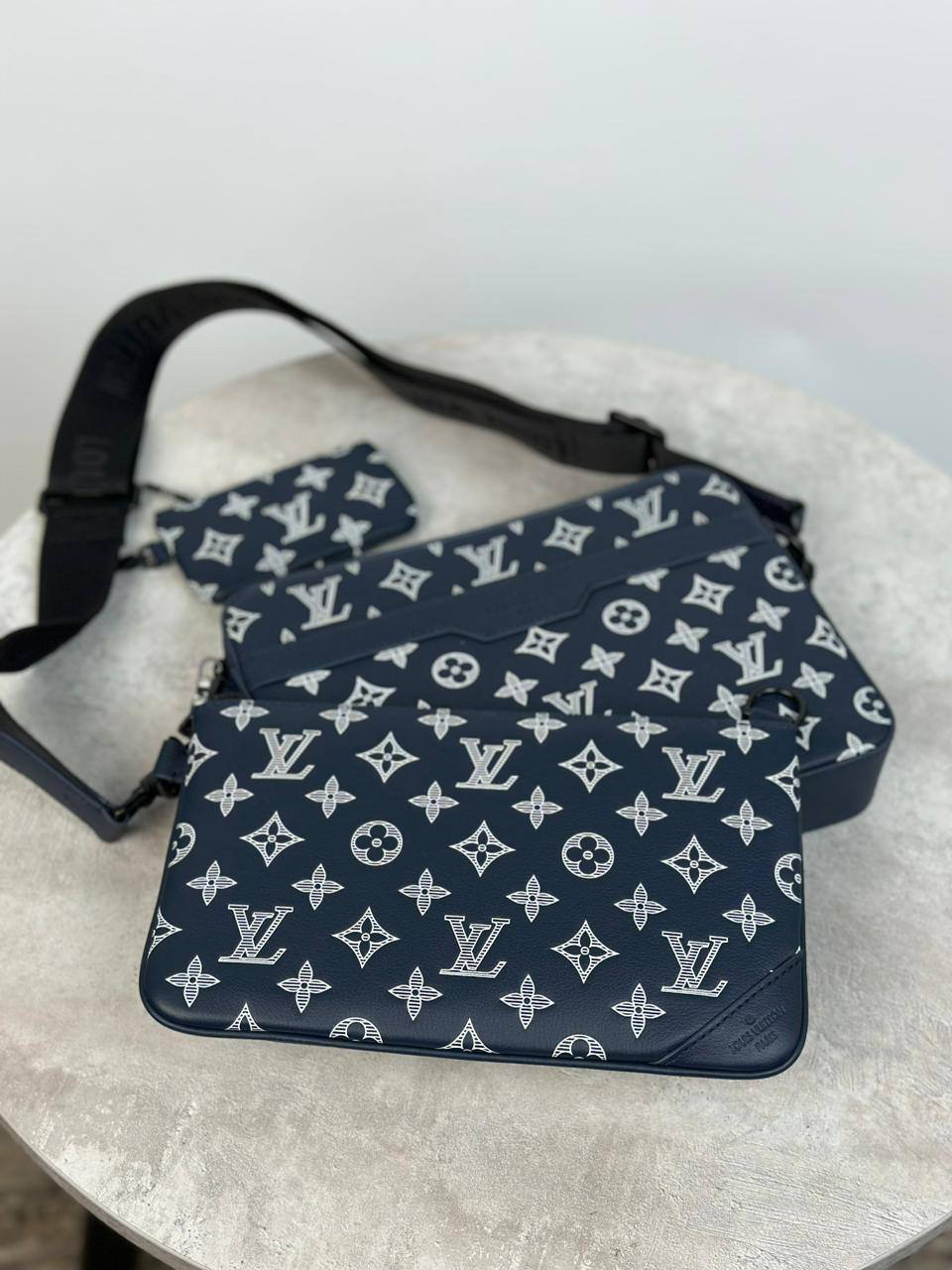 МУЖСКАЯ СУМКА МЕССЕНДЖЕР LOUIS VUITTON TRIO детальное фото