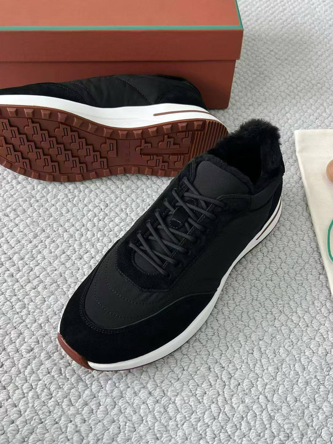 МУЖСКИЕ КРОССОВКИ LORO PIANA детальное фото