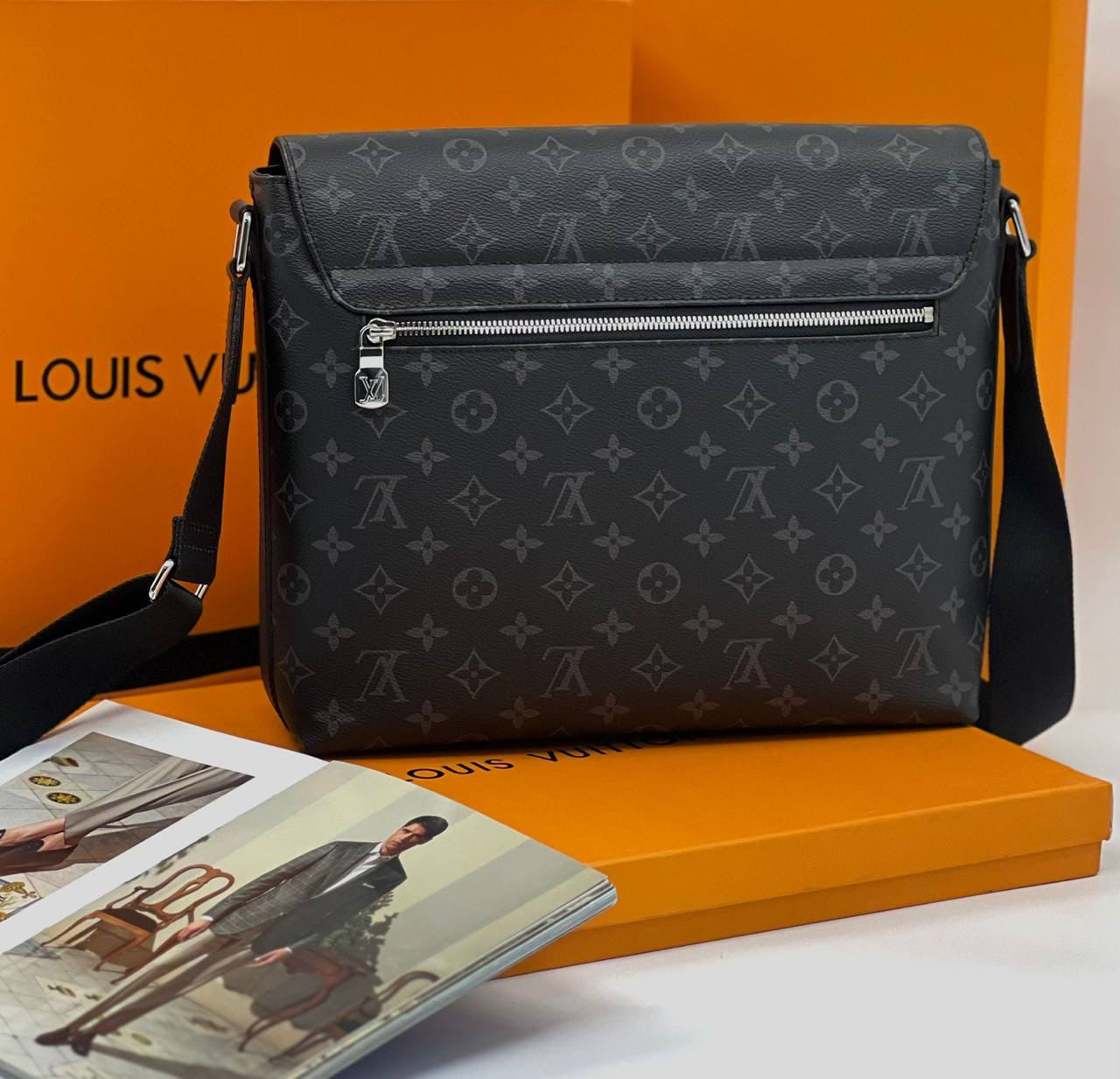 МУЖСКАЯ СУМКА МЕССЕНДЖЕР LOUIS VUITTON детальное фото