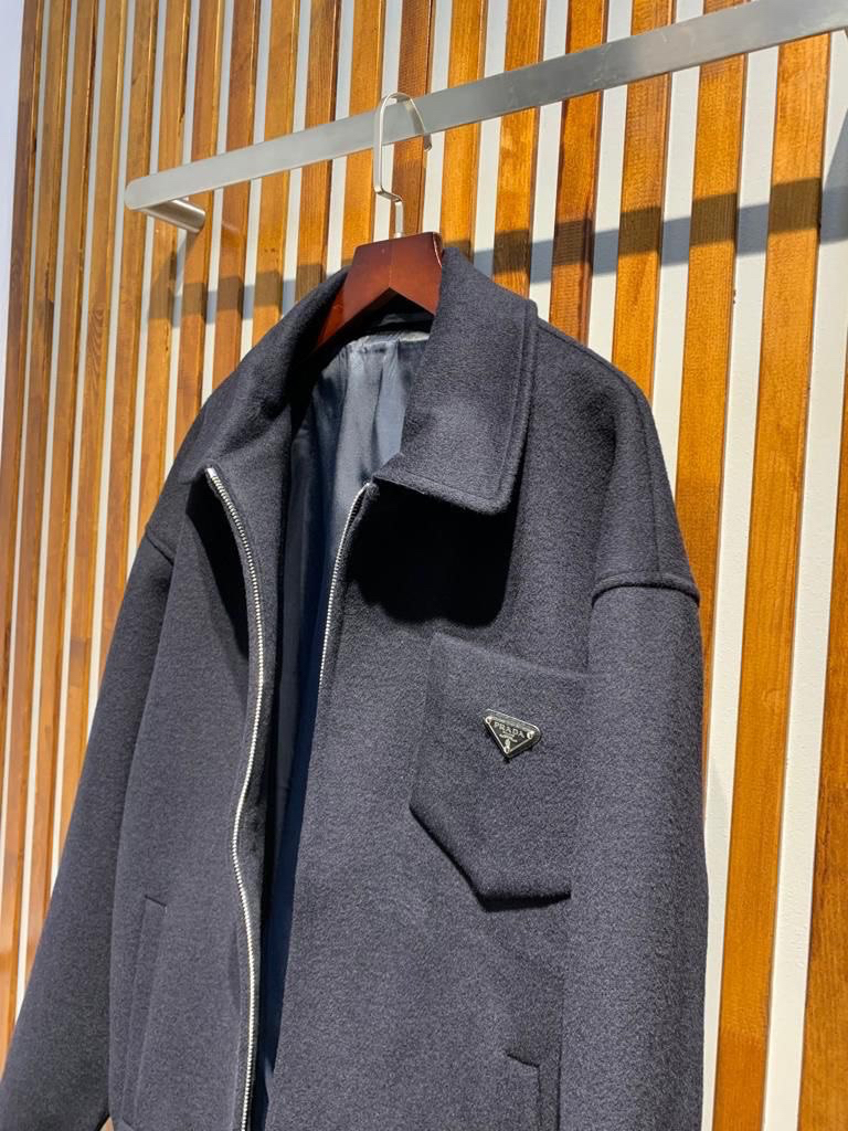 КУРТКА PRADA детальное фото